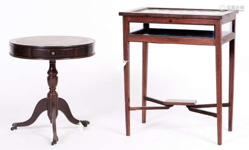 An Edwardian mahogany bijouterie table, c1905, outlined thro...