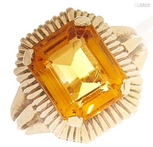 A citrine ring, in gold, 6.9g, size K