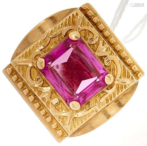 A synthetic ruby ring, in gold marked 18, 13g, size U