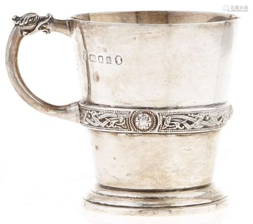 A George V silver christening mug, with girdle of Celtic str...