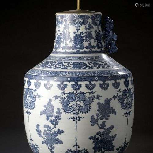 Grand vase en porcelaine bleu blanc Chine, XIXe si…