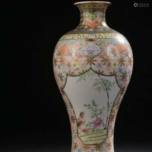 Vase Meiping en porcelaine polychrome Chine, XXe …