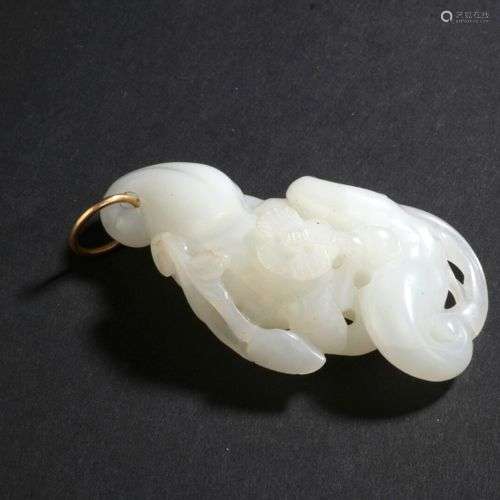 Pendentif en jade blanc Chine, XXe siècle Représ…