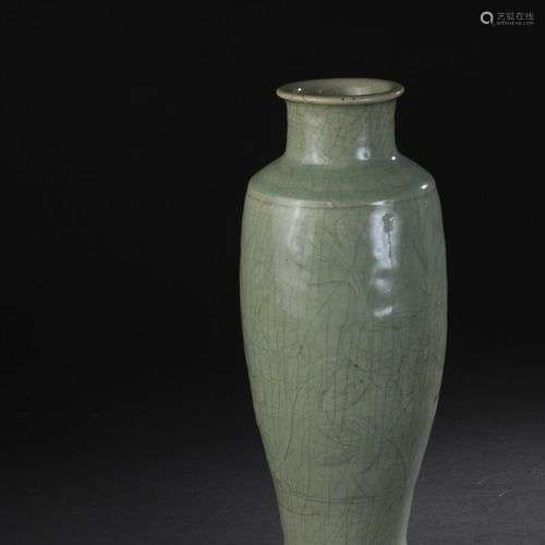 Vase en grès à glaçure céladon Chine, Longquan, XV…