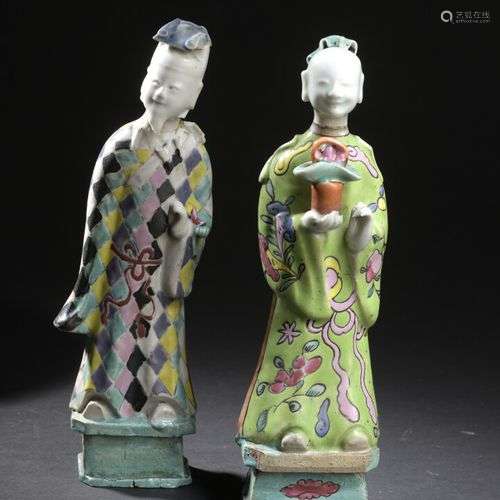 Deux statuettes d'immortels en porcelaine polychro…