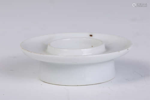 A White Glaze Porcelain Stand