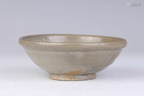 A Celadon Glaze Pottery Bowl