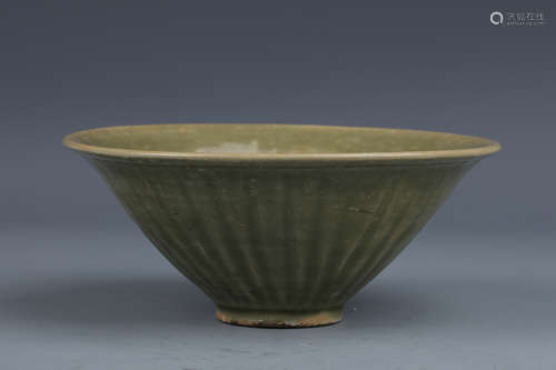 An Incised Yaozhou-Type Porcelain Bowl