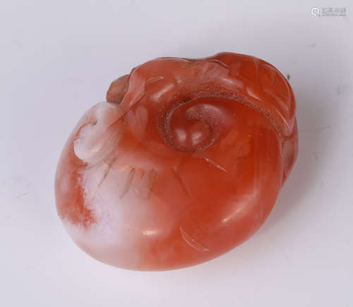 A Carved Agate Lingzhi Shape Pendant