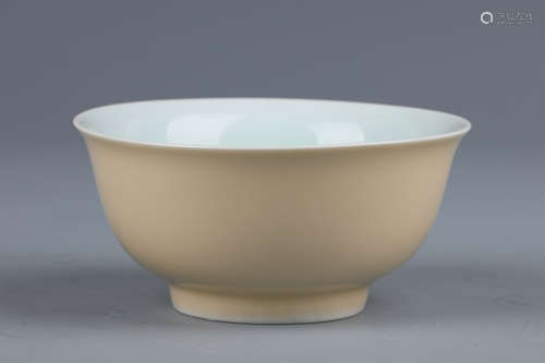 A Pale Yellow Glaze Porcelain Bowl