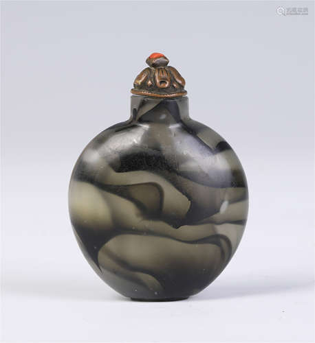 A Glass Imitating Agate Snuff Bottle