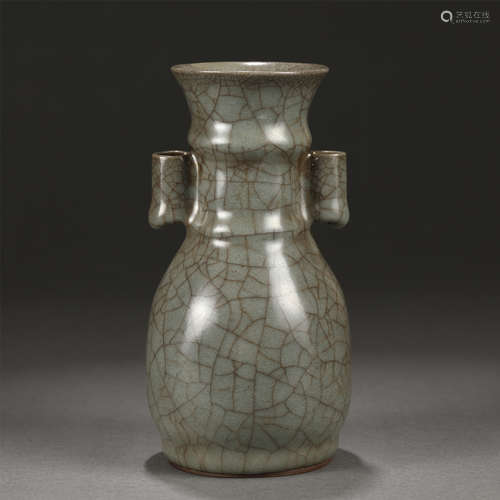 A Ge-Type Glaze Porcelain Arrow Vase