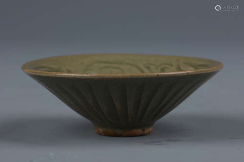 An Incised Yaozhou-Type Porcelain Cup