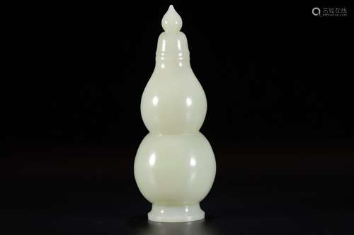 Nephrite Double Gourd Vase