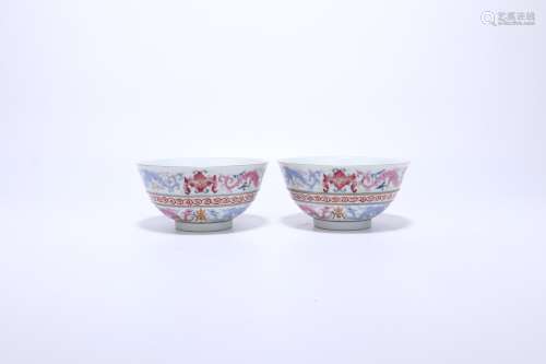 pair of chinese famille rose porcelain bowls
