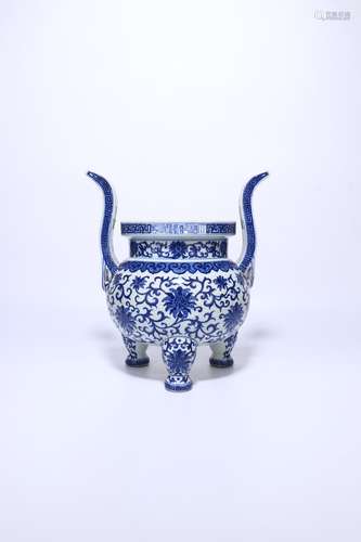 chinese blue and white porcelain tripoc censer