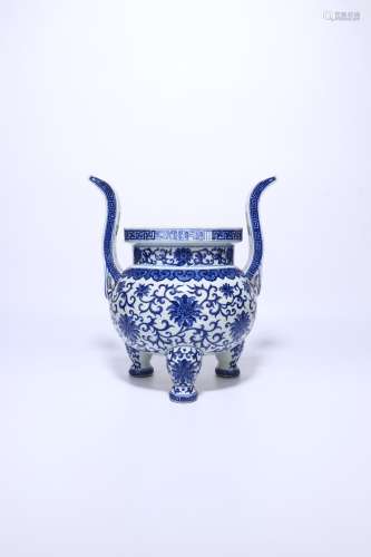 chinese blue and white porcelain tripoc censer