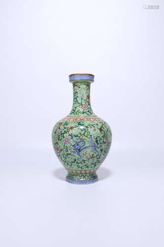 chinese green-ground famille rose porcelain vase