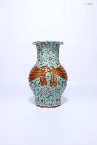 chinese green-ground famille rose porcelain vase