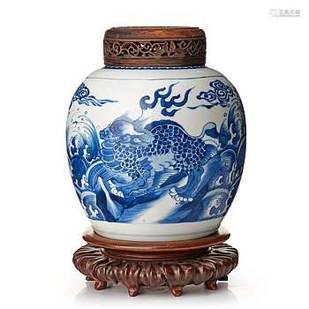 URNA, porslin. Qingdynastin, Kangxi (1662-1722).