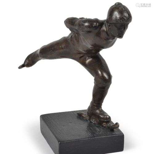 Sculpture en bronze sur socle bois «Le Patineur». …