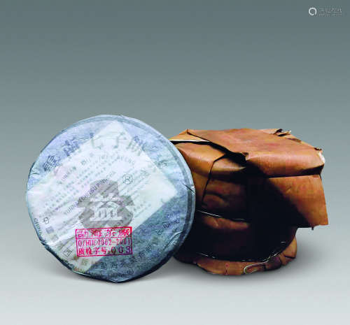 2003年 勐海茶厂银大益7542青饼一筒七饼