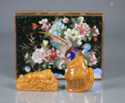 PAIR OF TIANHUANG STONE CARVED SEALS