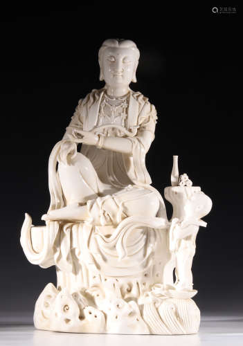 DEHUA WHITE GLAZE GUANYIN BUDDHA STATUE