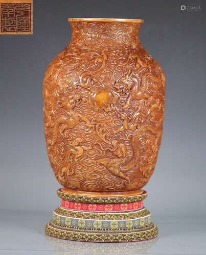 QIANLONGNIANZHI TIANHUANG STONE DRAGON PATTERN VASE