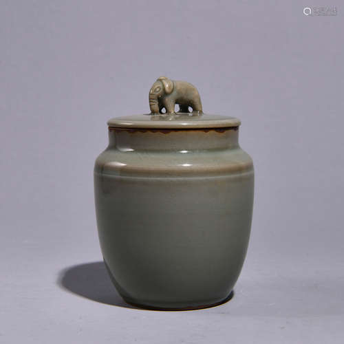 A CAN WITH COVER FROM LONGQUAN KILN