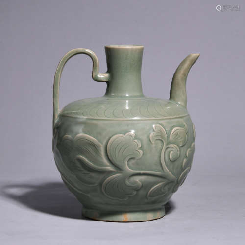 A HOLDING POT FROM YUE KILN