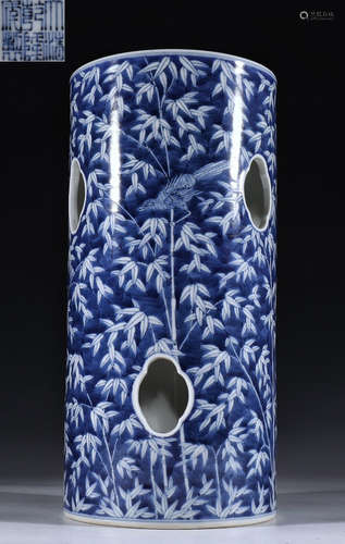 DAQINGQIANLONGNIANZHI MARK BLUE&WHITE GLAZE CONTAINER