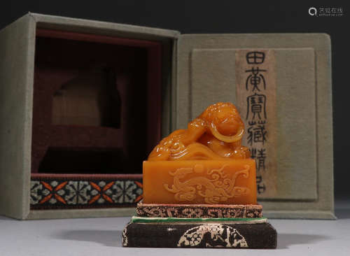 TIANHUANG STONE SEAL CARVED WITH BEAST