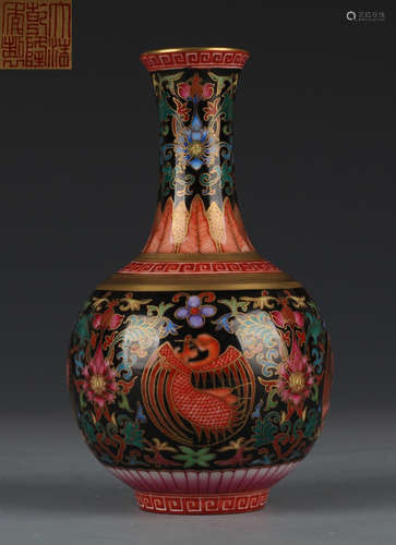 DAQINGQIANLONGNIANZHI MARK ENAMELED GLAZE VASE