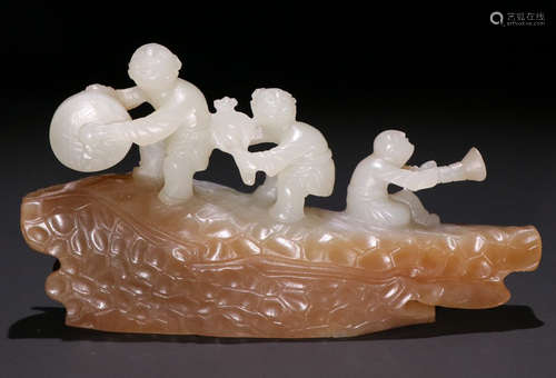 HETIAN JADE PENDANT CARVED WITH FIGURE