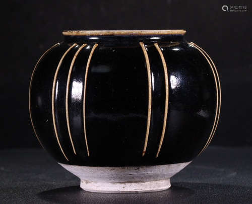 BLACK GLAZE JAR