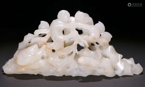 HETIAN JADE PENDANT HOLLOW CARVED WITH MONKEY