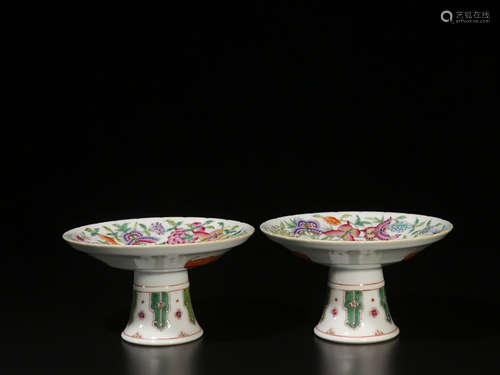 Republic of China Period, A Pair of Famille Rose Handpainted...