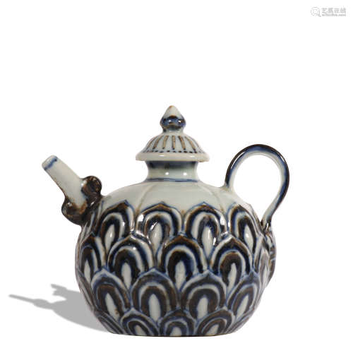 A blue and white winepot