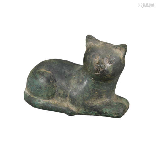 A bronze cat