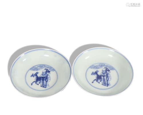 A pair of blue and white 'figure' dish
