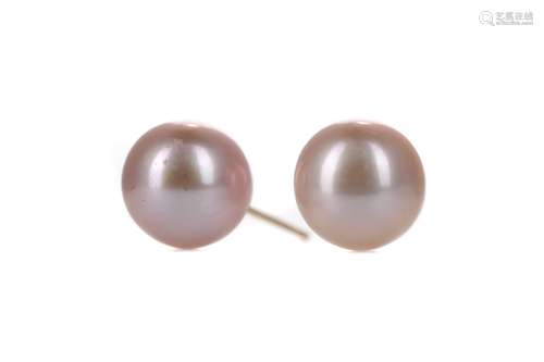 A PAIR OF PINK PEARL EARRINGS