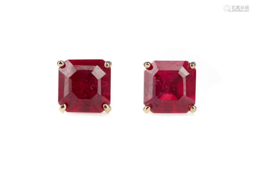 A PAIR OF RUBY STUD EARRINGS