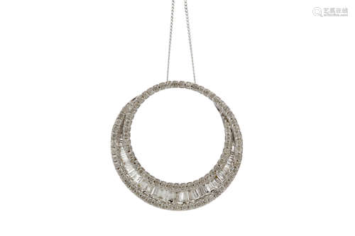 A DIAMOND CIRCLE PENDANT