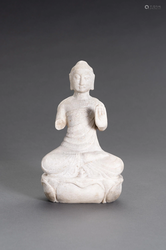 A CHINESE ALABASTER BUDDHA FIGURE