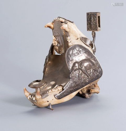 A SILVER MOUNTED TIGER SKULL SMOKER'S SET