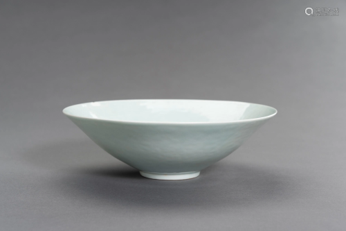 A QINGBAI PORCELAIN BOWL WITH INCISED DECORATION