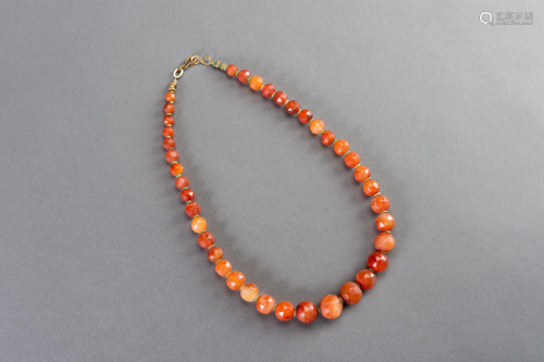 A FINE NECKLACE WITH EGYPTIAN CARNELIAN BEADS