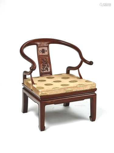 A CHINESE 'HORSESHOE' LOW CHAIR, LATE QING