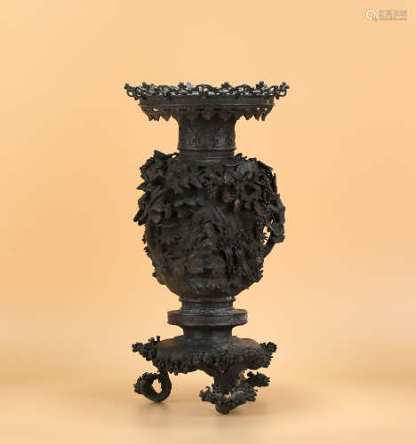 大正时期  铜制高浮雕花鸟灵芝葡萄纹花瓶